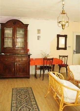 Apartman Pod Lozom Apartamento *